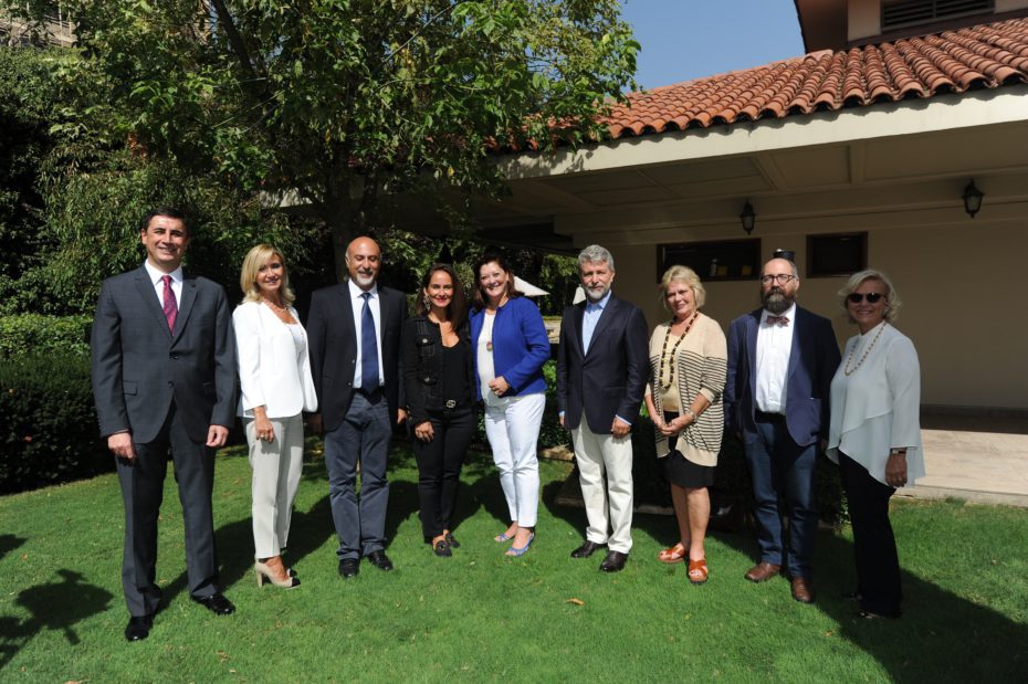Pandemi sürecinde hasta yakınlarının yükü daha da arttı