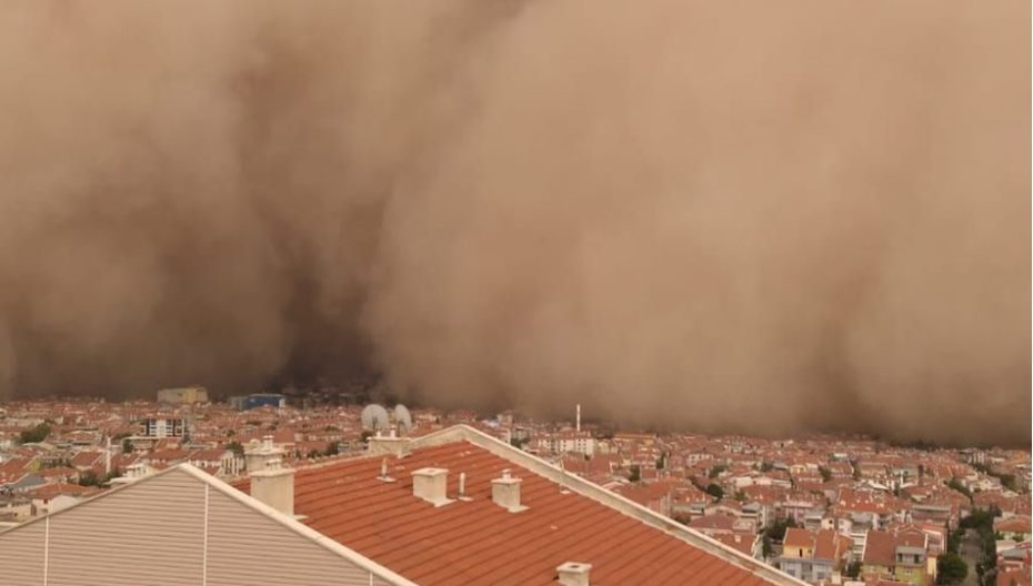 Kum fırtınası insan sağlığına ciddi zararlar verbilir