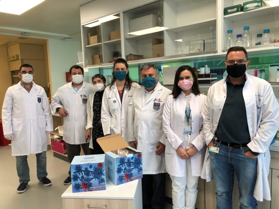 Covid-19 testi için burundan ağrılı örnek almaya son