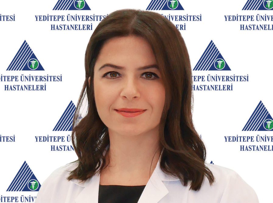 Sosyokültürel düzeydeki düşüklükler ne yazık ki meme kanserinin erken tanı ve tedavisini geciktiriyor. Oysa düzenli tarama ve erken tanı olanakları sayesinde meme kanserinin tedavisinde yüzde 90’a varan oranda başarıya ulaşılabiliyor. Öte yandan, erken evrede yakalanan meme kanserinin tedavisinde meme koruyucu cerrahi yapılabiliyor, kemoterapi ve radyoterapiye daha az ihtiyaç duyuluyor. Radyoloji Uzmanı Dr. Filiz Çelebi, meme kanserinde düzenli taramaların halen istenilen seviyede olmadığını belirtti.