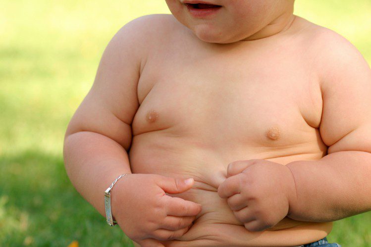 EBEVEYNDEKİ OBEZİTE ÇOCUKLARDAKİ RİSKİ 15 KAT ARTIRIYOR
