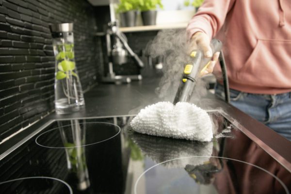 Bakterilerin yüzde 99.99’unu öldürüyor! Kärcher, SC3 EasyFix buharlı temizlik makinesi ile kesintisiz temizlik sağlıyor olmasıyla yeni nesil temizliğin olmazsa olmazı haline geldi.