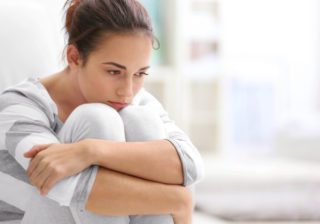 Pandemi var diye bu şikayetleri ertelemeyin! Prof. Dr. Mete Güngör, rahim ağzı kanserinin en önemli nedeninin; cinsel yolla bulaşan insan papilloma virüsü yani HPV olduğunu belirtti.