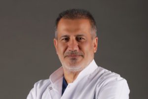 Op. Dr. Baha Toygar, gerekli tetkik ve muayeneler yapıldıktan sonra gerçekleştirilen lazer ameliyatlarının oldukça güvenli olduğunu belirtti.