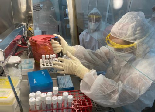 Proje ile Sinovac Coronavac aşısının iki dozunu da yaptıranlarda oluşan antikor seviyesi, bir yıl boyunca düzenli olarak takip edilecek.