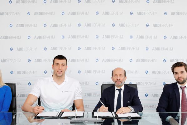 Abdi İbrahim’den olimpik hareket! Abdi İbrahim, Emre Sakcı’nın başarı yolculuğuna, dört yılı kapsayan uzun soluklu bir sponsorluk anlaşmasıyla destek verme kararı aldı.