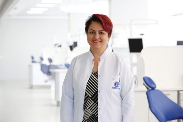 Dişleriniz sağlıklı ama beğenmiyor musunuz?.. Dişlerin ve çenelerin konumları birbiriyle uyumlu olmaları genlere bağlıdır. Ancak kazanılmış ortodontik bozukluklar da vardır.