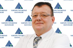 Prof. Dr. Kaya, zamanında ve doğru tanının önemine işaret etti ve Parkinson’un cerrahi tedavisinde uyguladıkları beyin pili tedavisinde uygun hasta seçiminin de çok önemli olduğuna dikkat çekti.