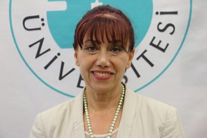 Ebelik Bölüm Başkanı Prof. Dr. Güler Cimete, pandemi döneminde ise gebelerin daha stresli olduklarını, bunda hastaneden enfeksiyon kapma riski ve doğum-doğum sonrası dönemde anneyi destekleyecek yakınlarına kısıtlama getirilmesinin önemli yer tuttuğunu söyledi.