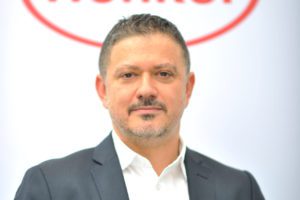 Orta Doğu Teknik Üniversitesi Siyaset Bilimi ve Kamu Yönetimi Bölümü’nden mezun olan Güray Yıldız, 1997 yılında FMCG (hızlı tüketim ürünleri) kariyerine başladı.