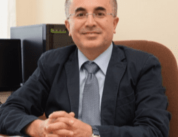 SMA Aile Bilgilendirme Kitabı’nın ortaya çıkış sürecini anlatan Ece Soyer Demir, kitabın ailelerin doğru bilgiye ulaşmalarında bir rehber olmasını istediklerini belirtti.