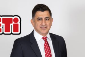 Profesyonel iş tecrübesiyle uzun yıllar farklı firmaların çeşitli yönetim kademelerinde görev yapan Öz, Eti’nin satış stratejilerinin geliştirilmesi ve hayata geçirilmesinden sorumlu olacak.