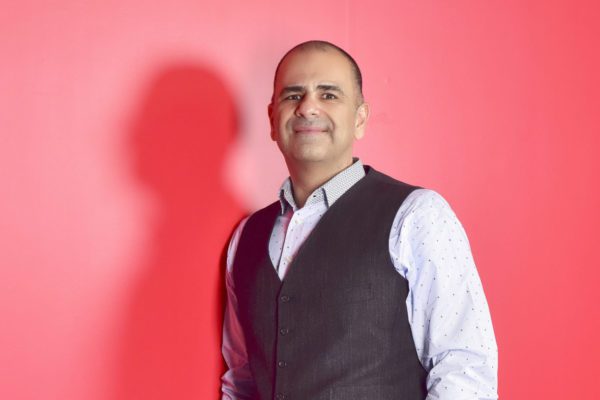 Meraklı zihinler Merck ve BÜMED ile ilaç sektörüyle tanışıyor! Merck Türkiye ve BÜMED işbirliği ile hayata geçen, “Meraklı Zihinler Kariyer Okulu” ilaç sektörünün bilinmeyenlerine doğru 6 haftalık deneyimsel bir öğrenme yolculuğu olarak planlandı. Proje, geleceğin liderleri olacak ve yeniliklere öncülük edecek genç yeteneklerin ilaç sektörü hakkında bilgi sahibi olmalarını hedefliyor.