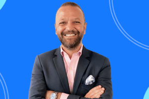 Onur Yel; müşteri deneyimi sürecindeki dijital pazarlama stratejilerine ve operasyonel süreçlere liderlik etmenin yanısıra, Türk sermayesi ile kurulmuş ilk global medya ajansı olma vizyonu ile İstanbul, Londra, Berlin ve Toronto ofislerinde faaliyet gösteren ajansın yönetim kurulunda da yer alacak.