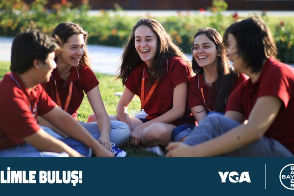 Bayer ve YGA’dan yeni sosyal sorumluluk projesi: “Bilimle Buluş!..” Bayer ve YGA; yeni sosyal sorumluluk projeleri Bilimle Buluş adlı projenin lansmanını gerçekleştirdi. YGA Summit 2021’de projeyi duyuran Bayer ve YGA, bilimin ve bilim okuryazarlığının gelişmesine katkı sağlamayı ve Türkiye’nin dört bir yanında 10. ve 11. sınıfta okuyan lise öğrencilerinin eğitim - öğretim hayatında yeni bir ufuk açmayı hedefliyor. Bilimle Buluş projesinin odağında yaşadığı toplumun ihtiyaçlarının ve sorunlarının farkında olan, çevresine duyarlı gençler yer alıyor. Gençlerin kendilerini geliştirmeleri ve yerel sorunlara bilimi temel alarak yenilikçi çözümler üretmeyi öğrenmeleri amaçlanıyor.