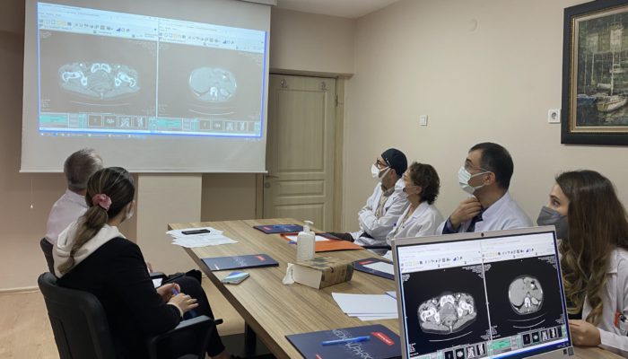Medical Park Karadeniz Hastanesi’nde onkoloji konseyi kuruldu. İlk başlangıçta dört hastanın değerlendirildiği konseyde hastaların tedavi planlamaları konuşuldu ve planlandı.